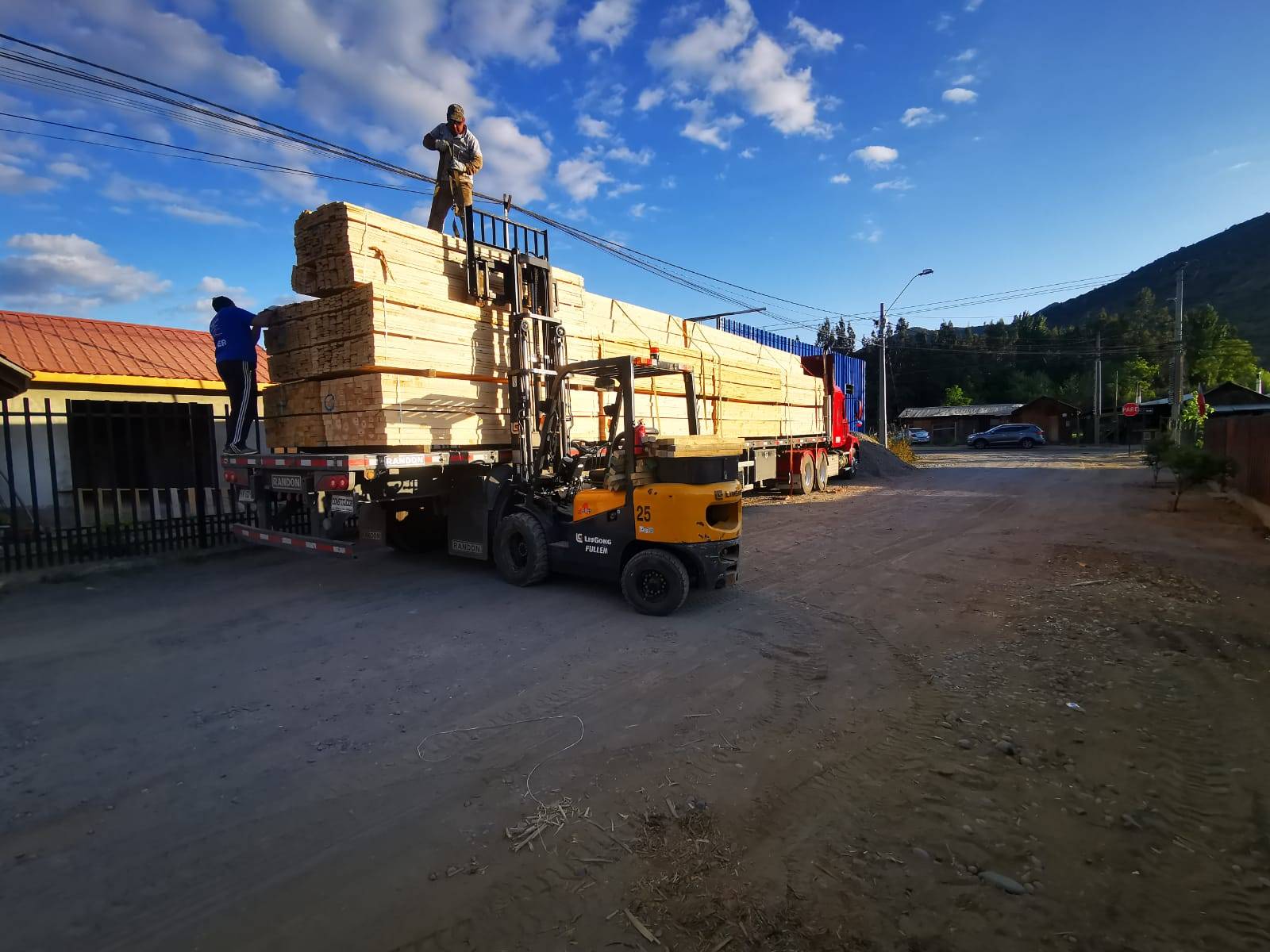 Portada Dzero maderas pichilemu madera CAmion de madera pichilemu